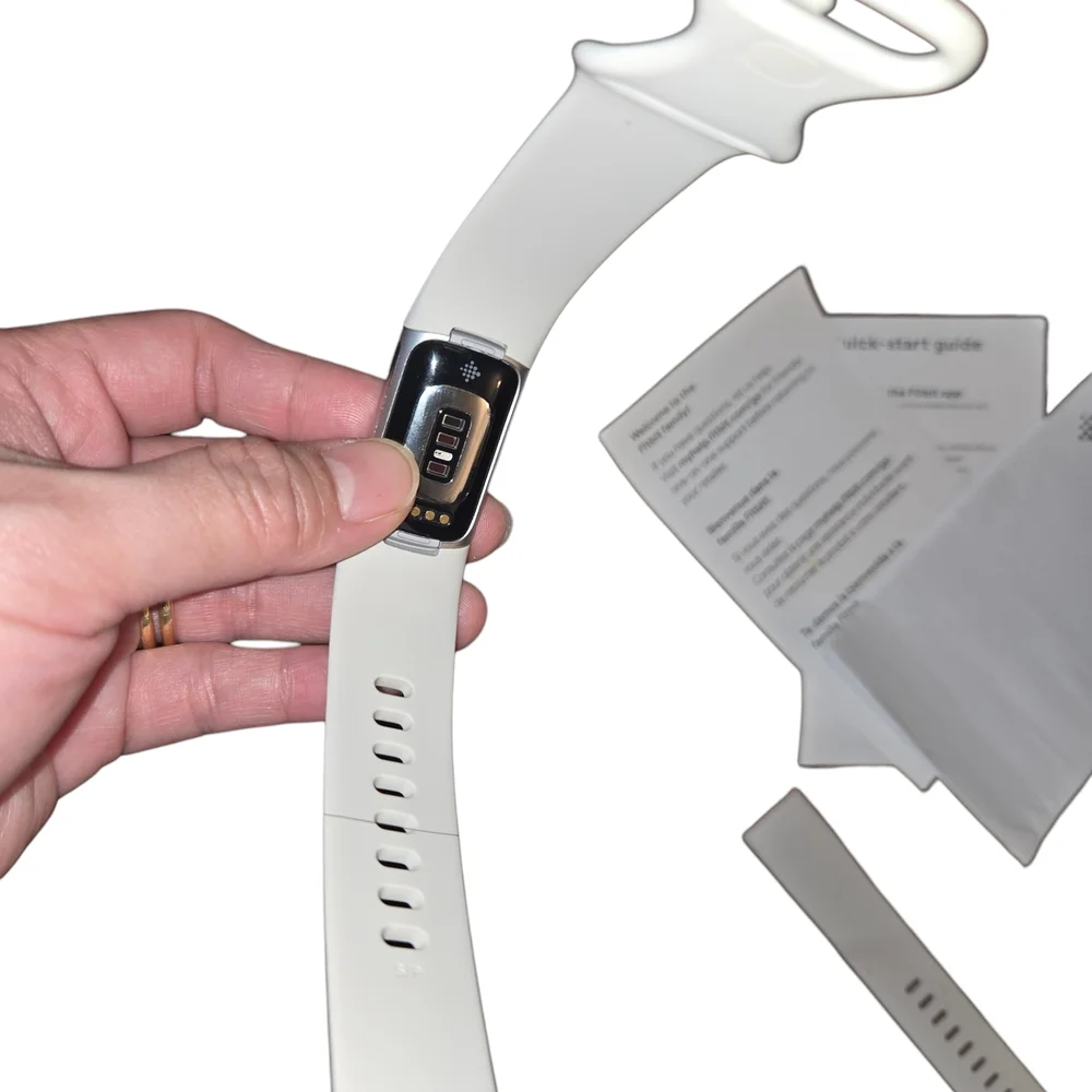 Fitbit Charge 6 With Accessory Bundle in Porcelain